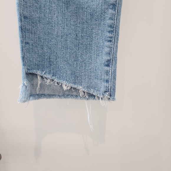 AG the Mid Rise Stevie Capri Slim Straight Distressed Size 28 - Picture 5 of 13